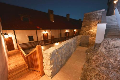 Rooms & Apartments Podsreda Castle