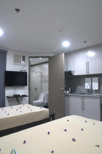 Jade Hotel and Suites Makati