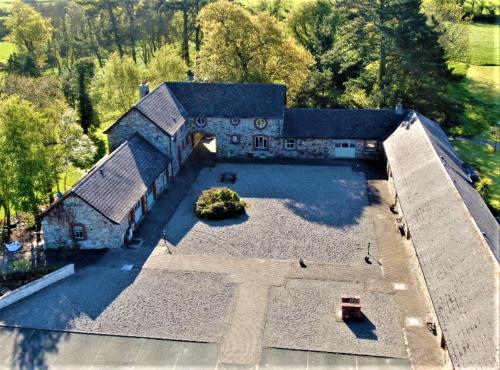Moneylands Farm
