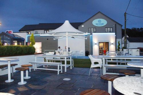 The Estuary A Bar And Rooms