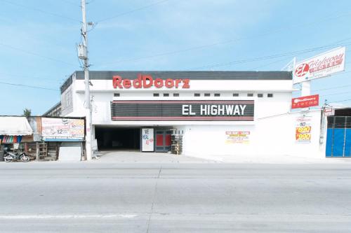 RedDoorz @ EL Runway Hotel Bulacan