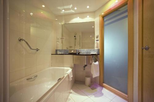 B&B HOTEL Girona 3