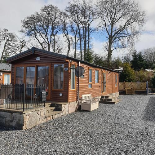 Debran Lodge