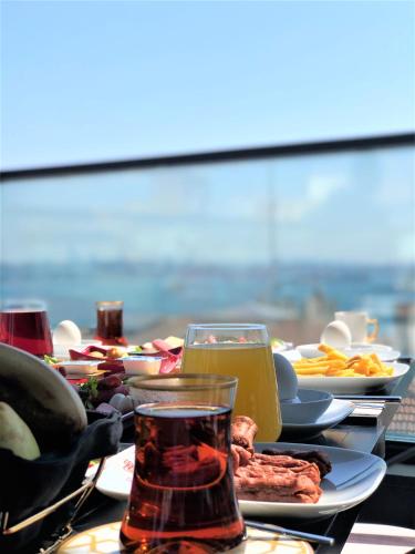 Ferman Port Hotel
