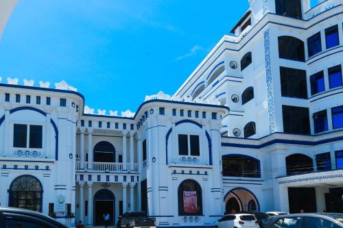 Reddoorz Plus @ Castle Chateau Iloilo