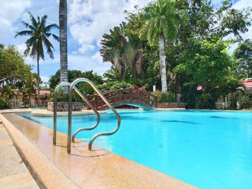 Reddoorz Plus @ Costa Roca Balamban