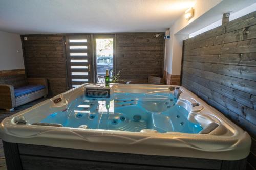 4 ÁSZ Deluxe Apartman