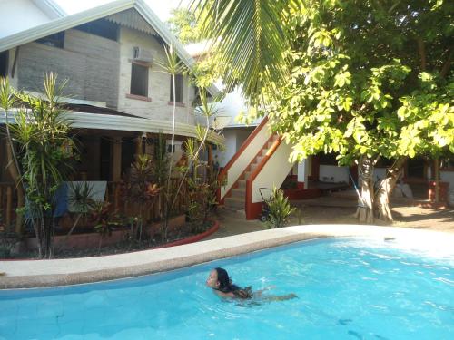 Menchus Pension House