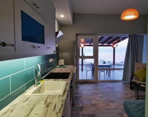 Pillbox Seafront Studios And Apartments