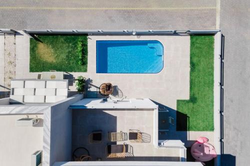 Thalassa Complex