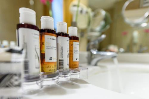 Alexander Beach Hotel & Convention Centre