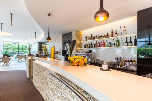 Pierre Hotel & Restaurant