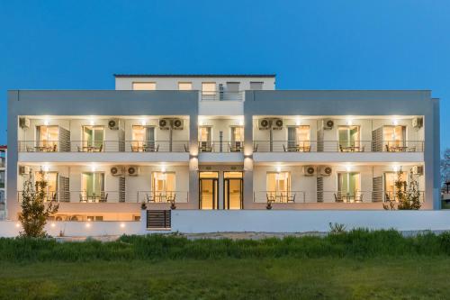 Hotelo Sunshine Living Rooms