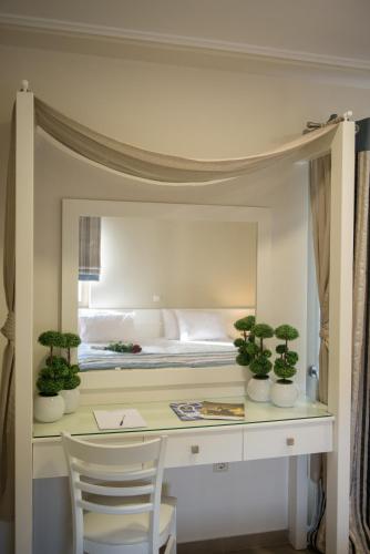 Mantinia Bay Hotel