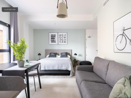 Limehome Sevilla Calle Torcuato Luca de Tena