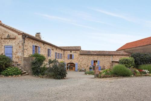 Gîtes & Chambres D'hôtes La Peyrecout