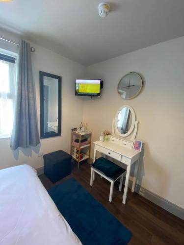 Pier House Room 1
