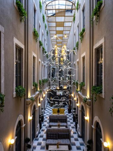 Ferman Port Hotel