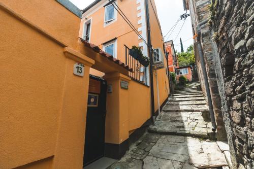 Apartments Lara Piran