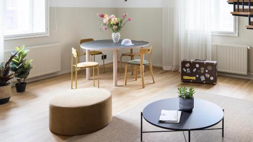 Bob W Helsinki City Center Apartments