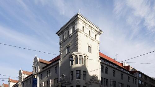 Bob W Helsinki City Center Apartments