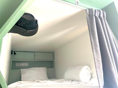 Urban Habitat Capsule Beds