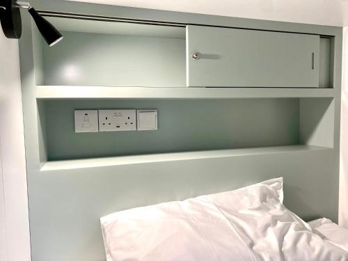 Urban Habitat Capsule Beds