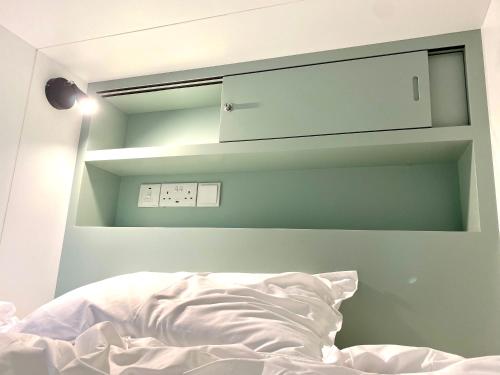 Urban Habitat Capsule Beds