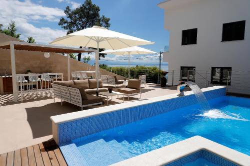 Modena Maris New Swim Grill Relax Jacuzzi Apartments