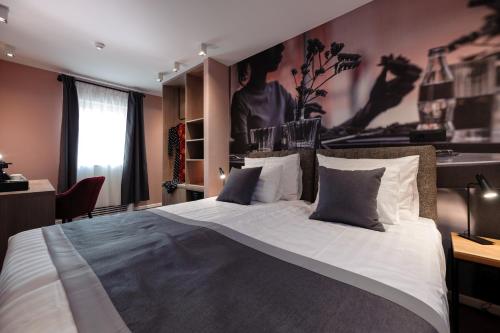 Camera Hotel