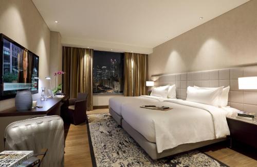 Makati Diamond Residences