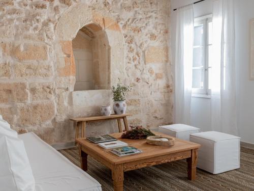 S'Enclova Petit Hotel