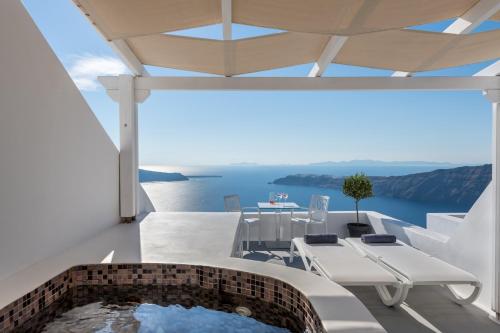 Kasimatis by La Perla