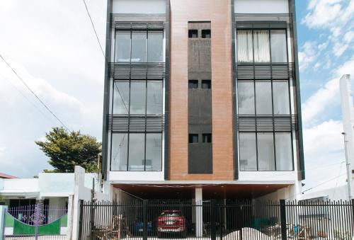 Carlvinchris Residences By RedDoorz