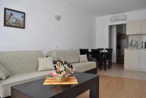 Julia Family Apartments