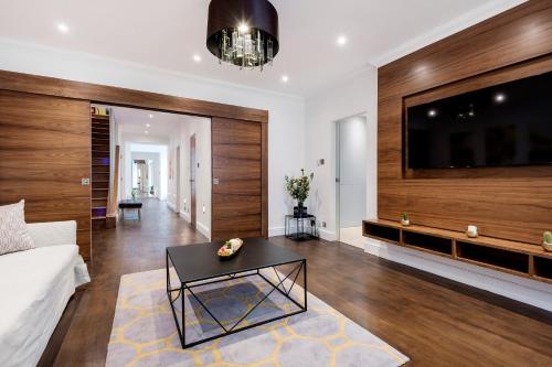 Luxury Hyde Park