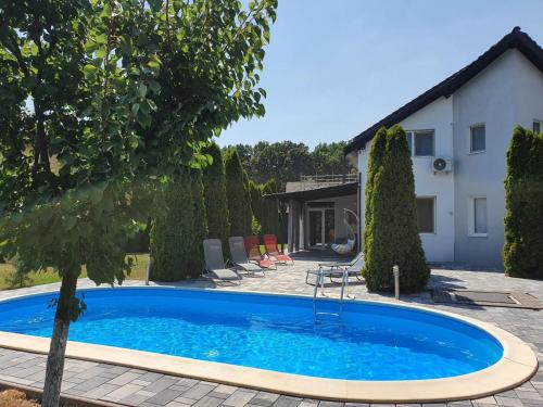 Green Wood Residence