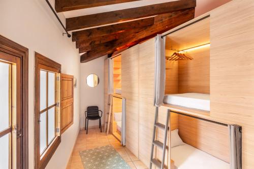 El Josemari Youth Hostel