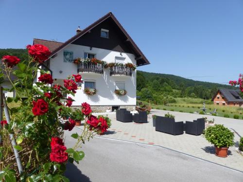 Plitvice House Pox