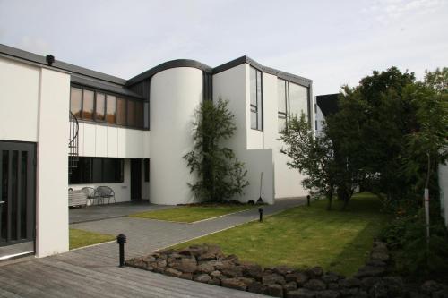Skjálfandi Apartments