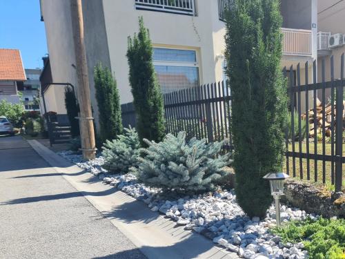 Ke-To Zagreb Airport Rooms Hotel