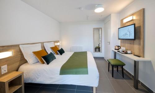 Hôtel-Club Lac D’Orient