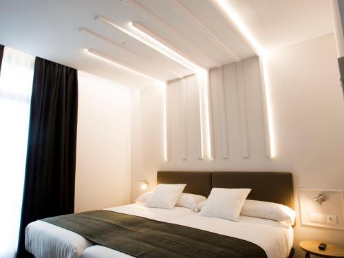 Lux Santiago