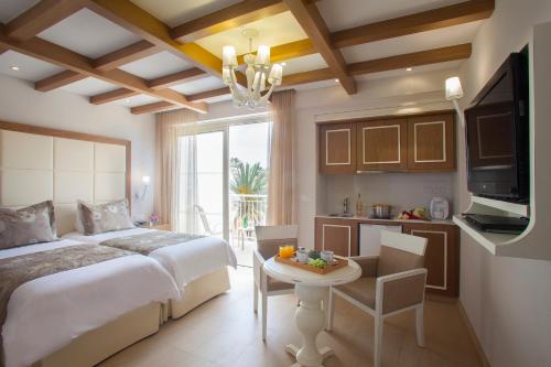 King Jason Paphos - Designed for adults by Louis Hotels