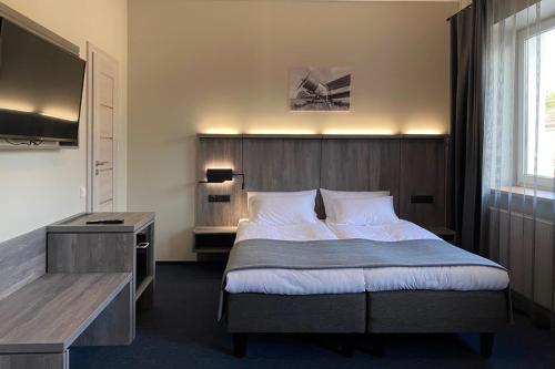 Brut Wine Hotel & Restaurant