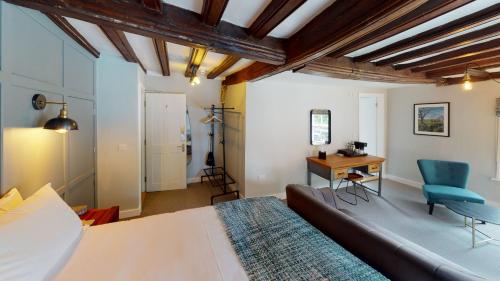 The Marlborough Head Inn