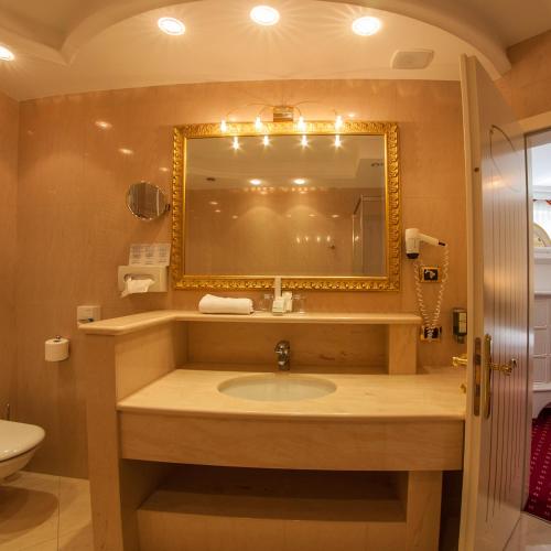 Cityhotel Goldener Adler B&B