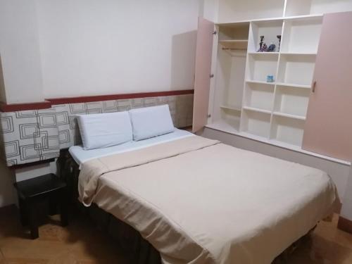 Manora Apartments & Guest House