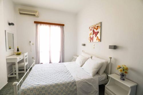 Finikas Hotel