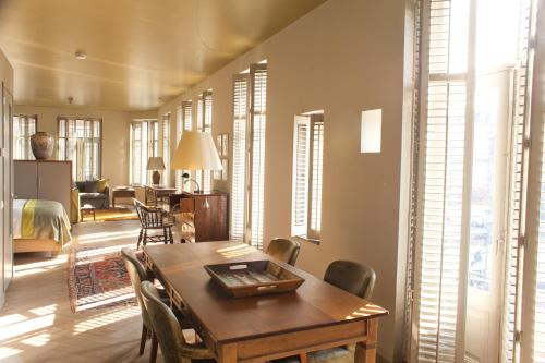 Hotel Miss Blanche Short Stay Suites & Apartments